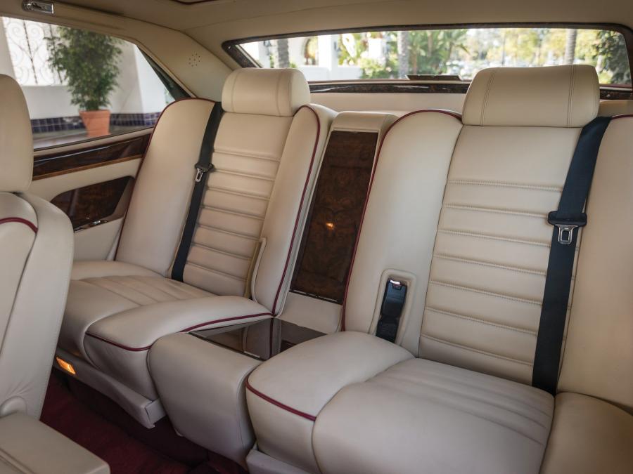Интерьер Bentley Turbo RL Empress II Coupe by Hooper 1991 года  (фото 24 из 32)